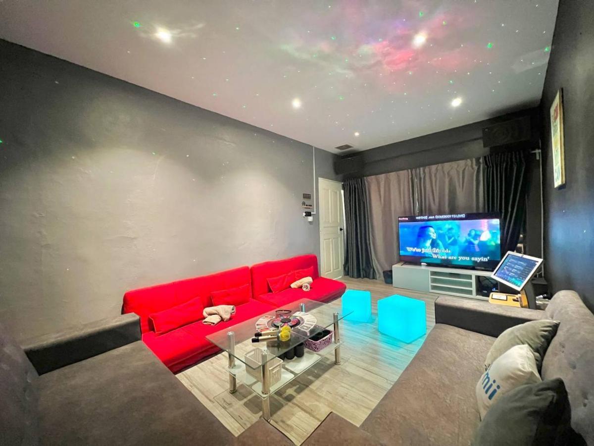 Jb Party House Near Midvalley With Ktv And Arcades Apartment